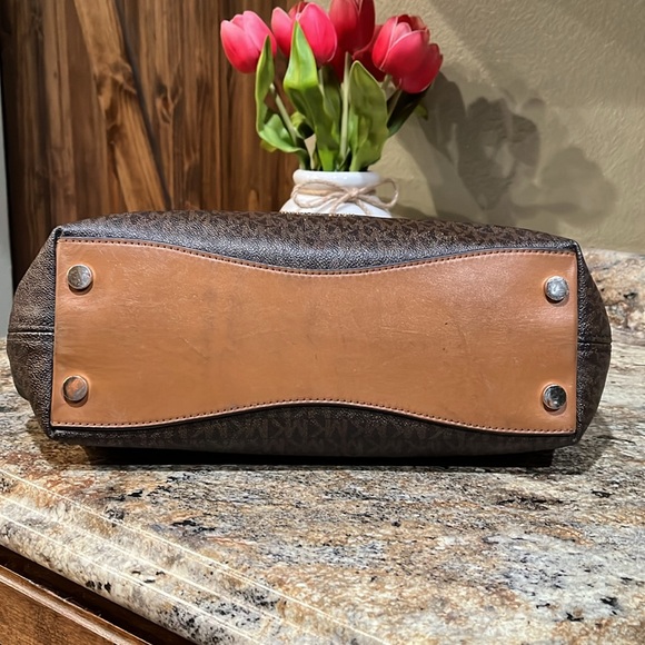 Michael Kors EUC Raven Logo Shoulder Bag Brown Gold - Picture 8 of 12